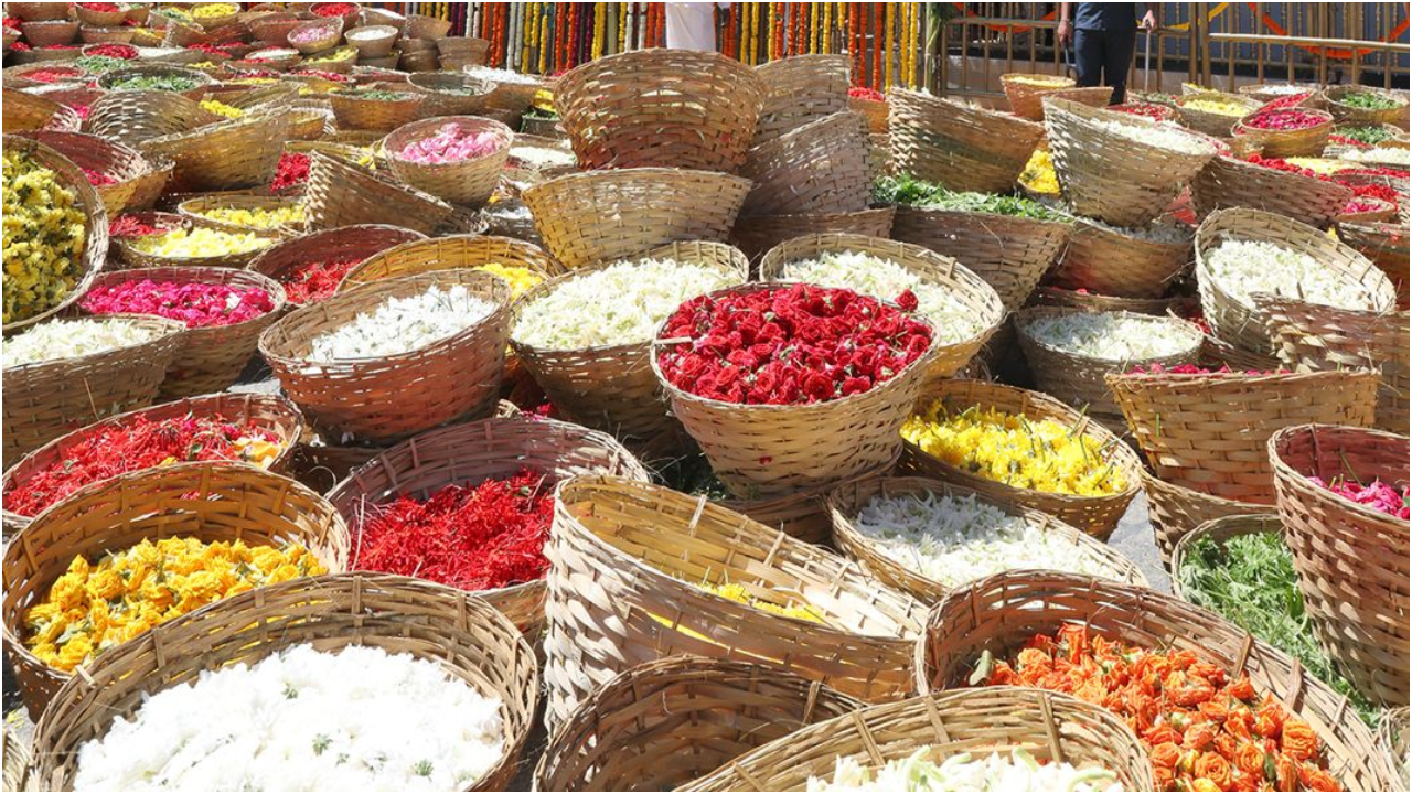 Tirumala Pushpayagam: తిరుమలలో ఘనంగా శ్రీవారి పుష్పయాగం