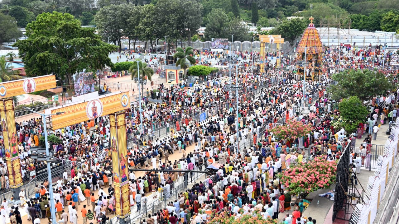 Tirumala Brahmotsavam: తిరుమలలో ఘనంగా శ్రీవారి సాలకట్ల బ్రహ్మోత్సవాలు