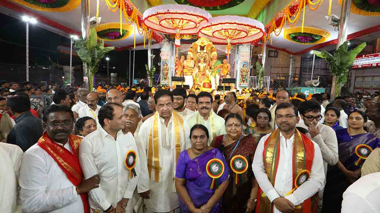 Garuda Seva In Tirumala Brahmotsavam: గరుడ వాహనంపై బ్రహ్మాండ నాయకుడు.. మురిసిపోయిన భక్త జనం