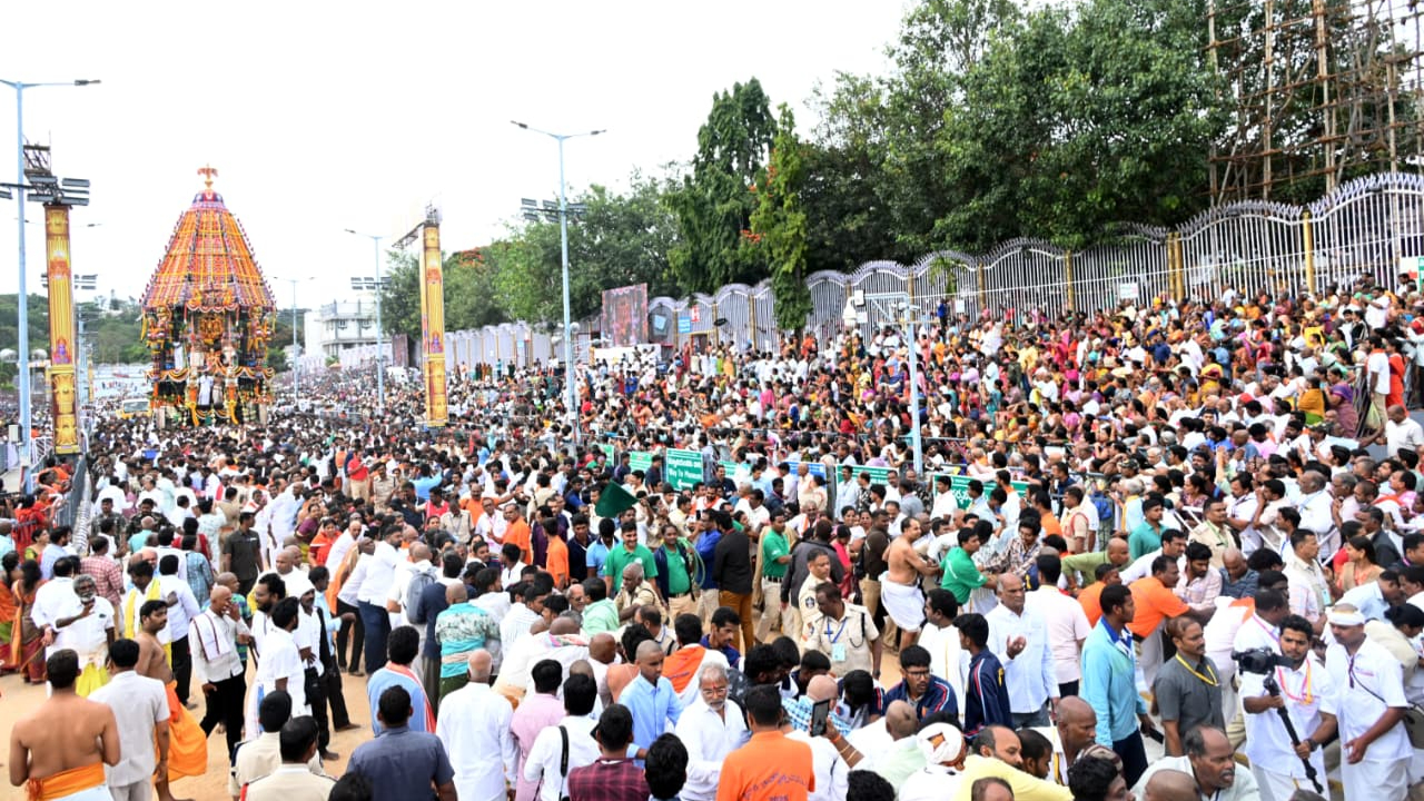 Tirumala Brahmotsavam: తిరుమలలో ఘనంగా శ్రీవారి సాలకట్ల బ్రహ్మోత్సవాలు