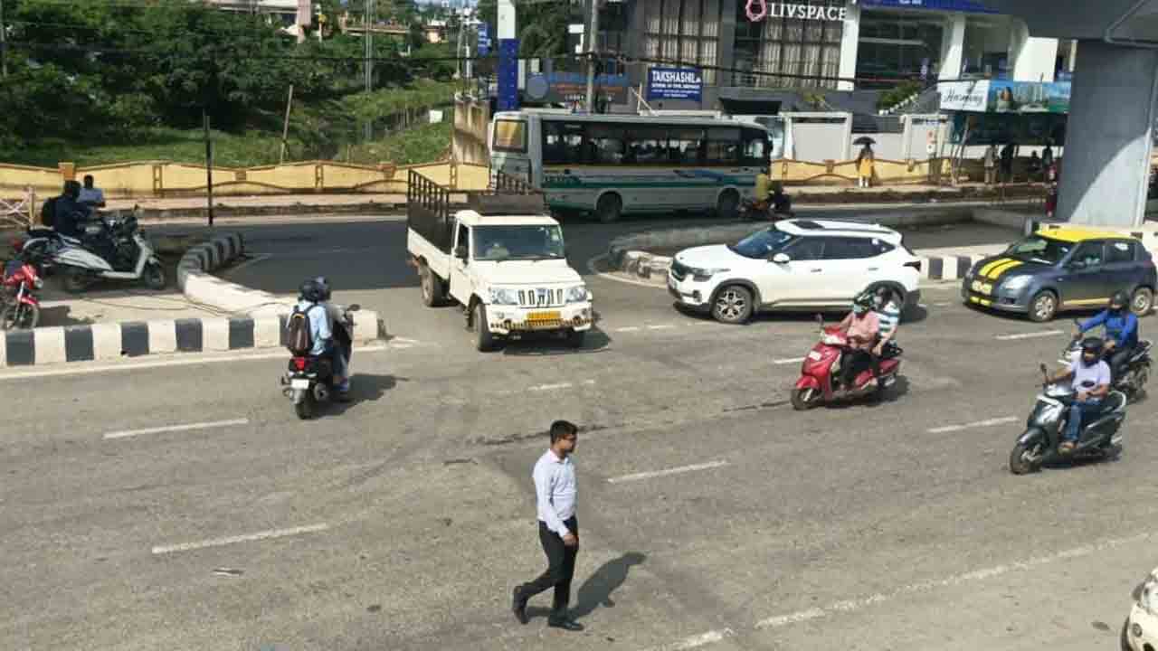 U Turns Too Danger In Hyderabad City: హైదరాబాద్‌లో ఈ యూటర్న్‌లు యమ డేంజర్..