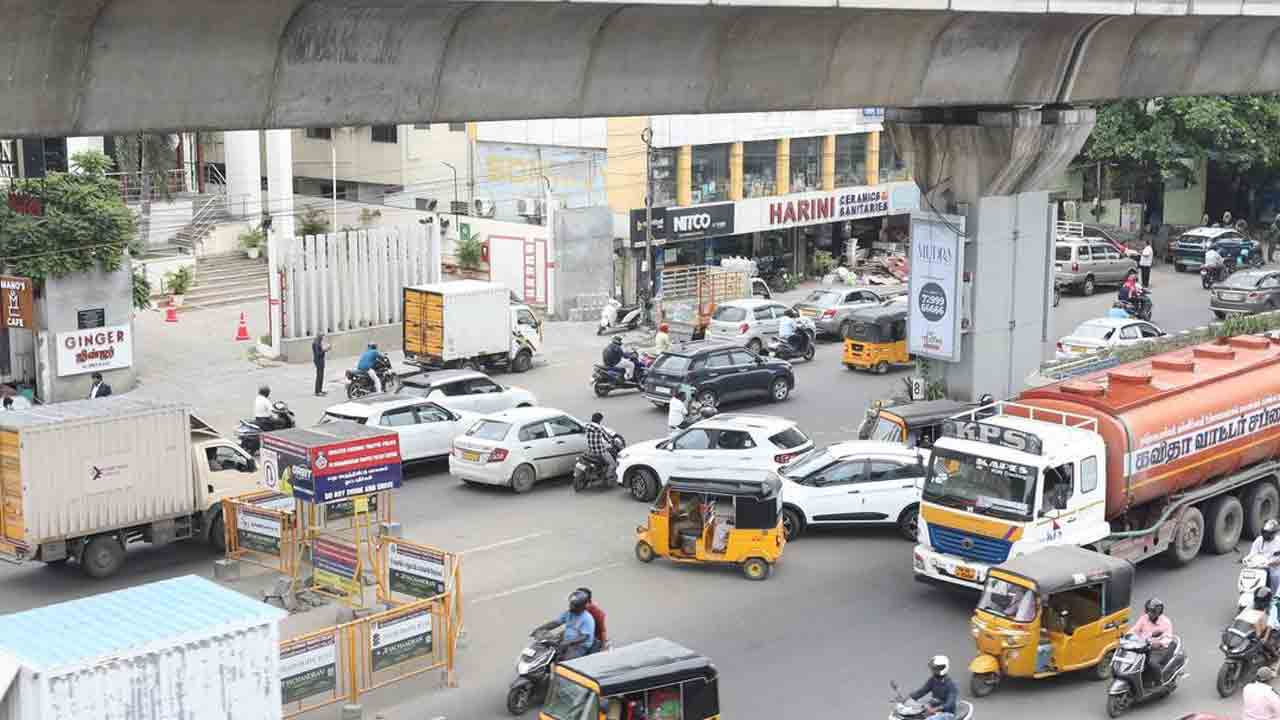 U Turns Too Danger In Hyderabad City: హైదరాబాద్‌లో ఈ యూటర్న్‌లు యమ డేంజర్..