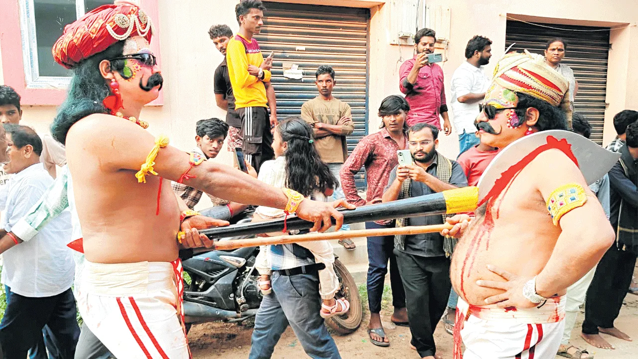 పెళపెళ.. వరుస ఊచకోత!