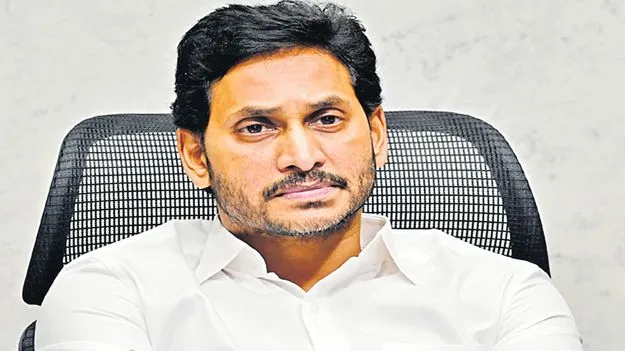 CBI Court: యూరప్‌ నుంచి రాగానే కోర్టుకు రండి 