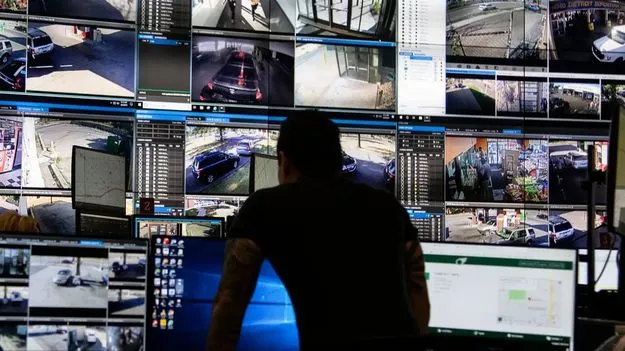  Facial Recognition: ఏఐ చేతిలో నేరగాళ్ల చిట్టా..