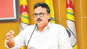 Nilayapalem Vijaykumar: పరకామణి దొంగకు వైసీపీ గజదొంగల అండ