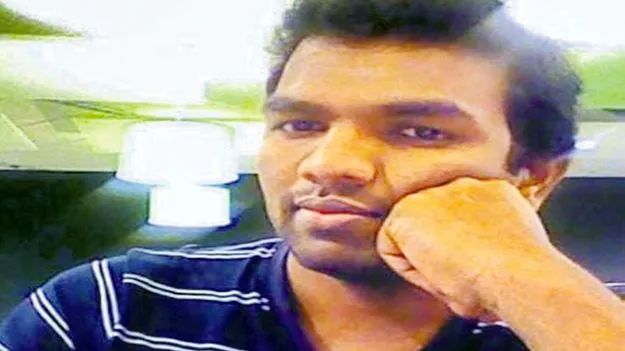 Penamaluru: నీచ పోస్టుల భాస్కర్‌రెడ్డికి సంకెళ్లు