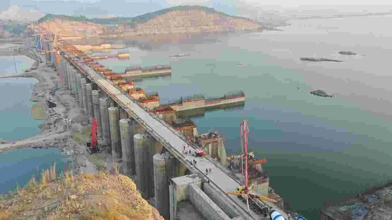 Water Resources Dept: 2027 డిసెంబరు నాటికి పోలవరం రెడీ