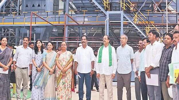 Tummala Nageswara Rao: పామాయిల్‌ సాగు లక్ష్యం 10 లక్షల ఎకరాలు