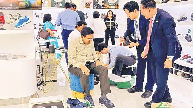 AP Ministers: ఏపీలో పెట్టుబడులు పెట్టండి