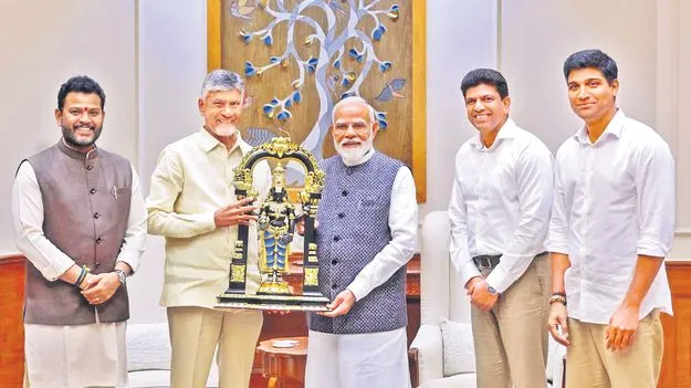 CM Chandrababu: విశాఖ సదస్సుకు రండి 