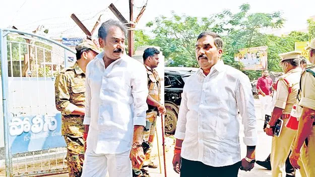 Macharla: టీడీపీ నేతల జంట హత్య కేసు.. మరోసారి విచారణకు పిన్నెల్లి సోదరులు