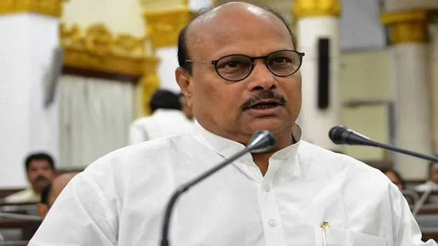 వైసీపీది అప్రజాస్వామిక ప్రవర్తన: యనమల