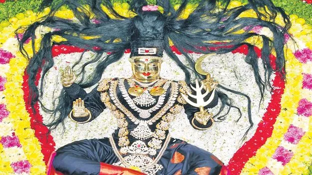 Srisailam: కాళరాత్రి అలంకరణలో భ్రమరాంబికాదేవి