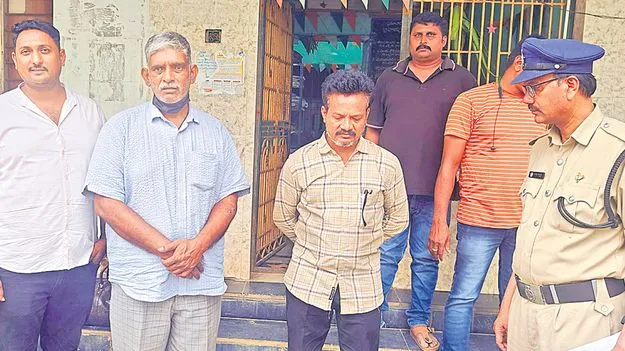 Fake Liquor Scam: ఇబ్రహీంపట్నంలోనూ నకిలీ యూనిట్‌ 