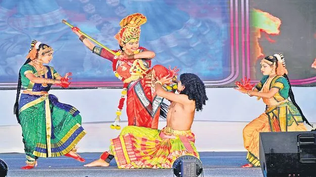 Dasara Celebrations: విజయవాడ ఉత్సవ్‌ జోష్‌