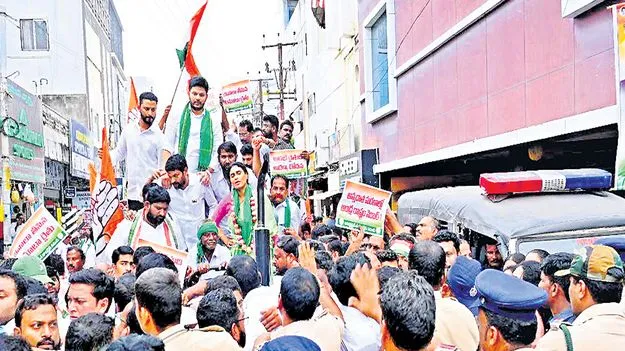Farmers Issues: షర్మిల చలో అసెంబ్లీ ఉద్రిక్తం
