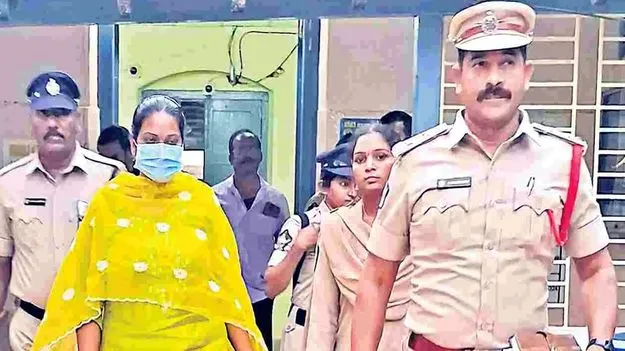 Postponed: కిలేడీ కస్టడీ పిటిషన్‌ నేటికి వాయిదా