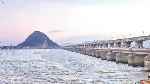 Krishna River Floods: కృష్ణమ్మకు వరద పోటు