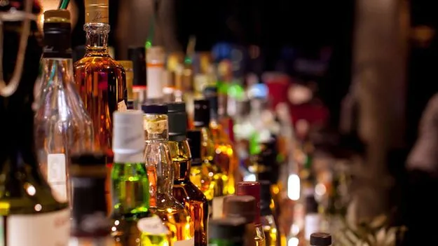 Excise Police: నకిలీ మద్యం కేసులో కేరళ వ్యక్తుల అరెస్టు, రిమాండ్‌