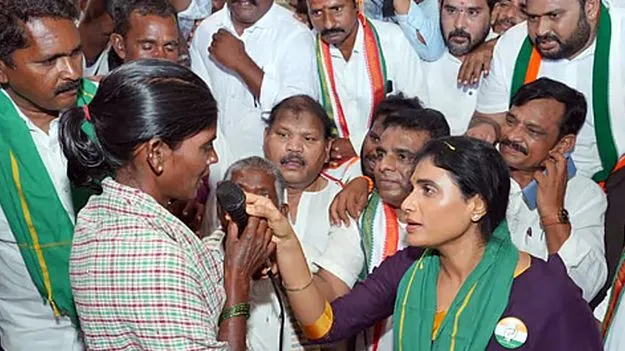 రైతన్నకు నష్టపరిహారం ప్రకటించండి: షర్మిల