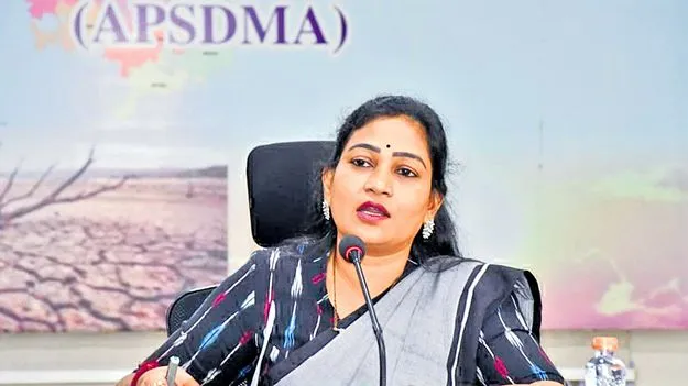 నేడు, రేపు అవసరమైతే తప్ప బయటికి రావొద్దు: అనిత