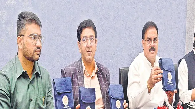 Minister Nadendla Manohar: రేషన్‌ అక్రమ రవాణాకు చెక్‌