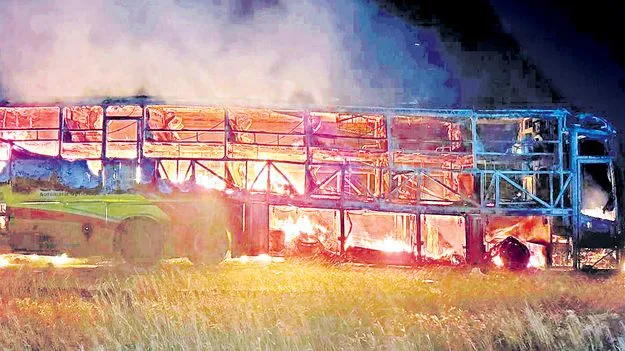 Kurnool Kaveri Bus Accident: 19 వాహనాలు బైక్‌ను తప్పించాయి