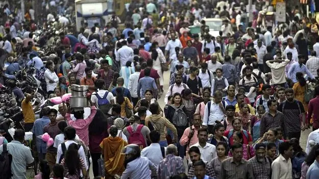 Statistics: దేశంలో మూడింట రెండు వంతులు పనిచేసే వయసువారే