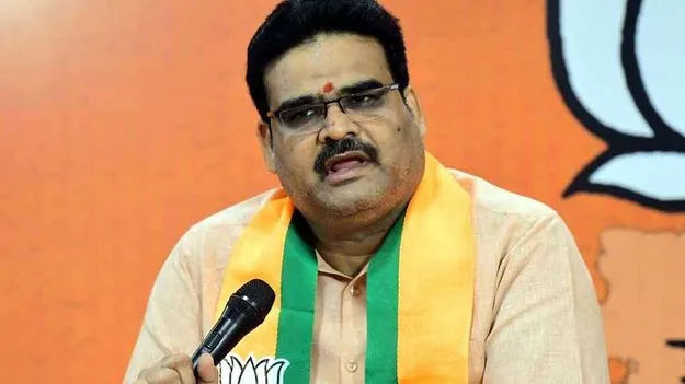 Lanka Dinakar: విమానముంటేనే ఏపీకి వస్తారా..