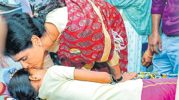 YS Sharmila: అధ్వానంగా సంక్షేమ వసతి గృహాలు