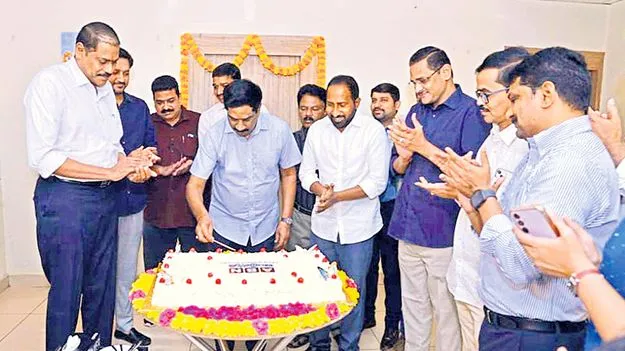 Anniversary Greetings: ఆంధ్రజ్యోతి, ఏబీఎన్‌ల ప్రస్థానం ద్విగుణీకృతమవ్వాలి