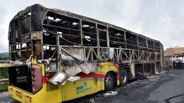 Kurnool Bus Accident: వి.కావేరి ట్రావెల్స్‌ యజమాని పరారీ..