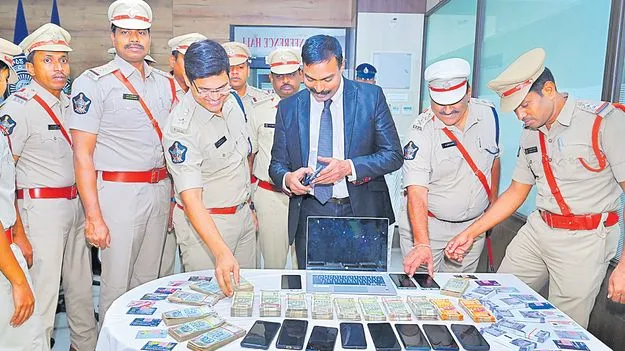 Digital Fraud: సైబర్‌ గ్యాంగ్‌కు సంకెళ్లు