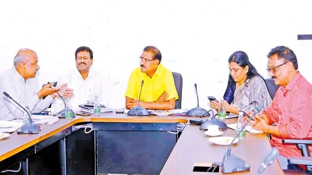 బుడమేరు మళ్లింపు కాలువపై నిఘా పెట్టండి: మంత్రి నిమ్మల