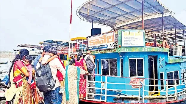 Rajamahendravaram: పాపికొండల బోటు షికారు ప్రారంభం