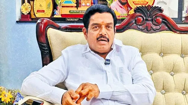 ఆ డీఎస్పీకి రఘురామ కితాబు సరికాదు: కొత్తపల్లి