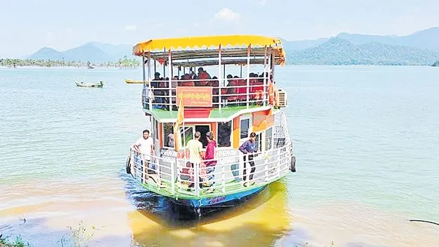 Tourist Attractions: పాపికొండల బోట్‌ షికారు ప్రారంభం