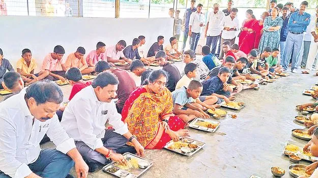 BC Welfare Minister Savitha: గురుకుల పాఠశాలలను పెంచుతాం