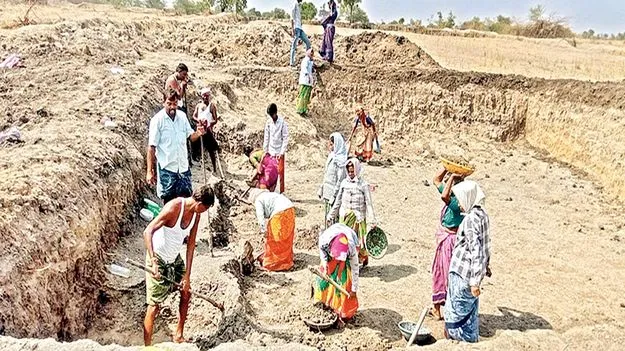 Mobile Monitoring Service App: ఉపాధిలో దొంగ మస్టర్లకు చెక్‌