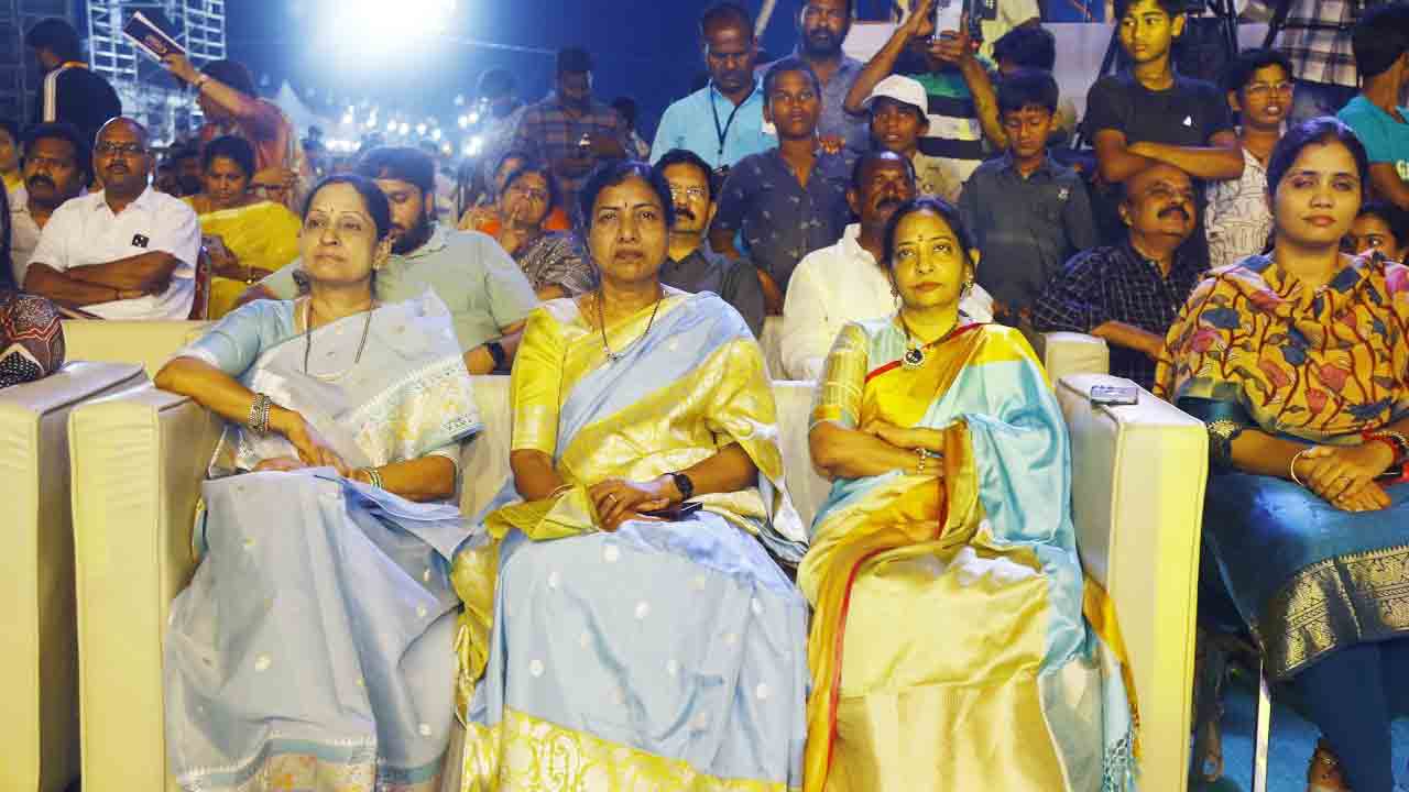 Nandamuri Balakrishna: విజయవాడలో ఎగ్జిబిషన్ ప్రారంభించిన నందమూరి బాలకృష్ణ