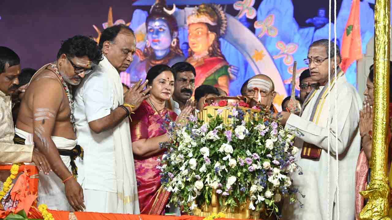 VPR Foundation Laksha Deepotsavam: నెల్లూరు వీఆర్సీ మైదానంలో లక్ష దీపోత్సవం