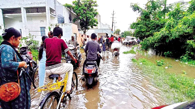 ఇచ్ఛాపురం, నరసన్నపేటలో కుండపోత 