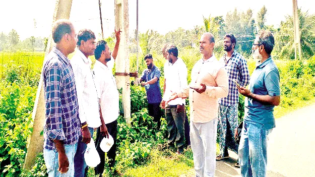 అక్రమ రొయ్యల చెరువులకు విద్యుత్‌ నిలిపివేత