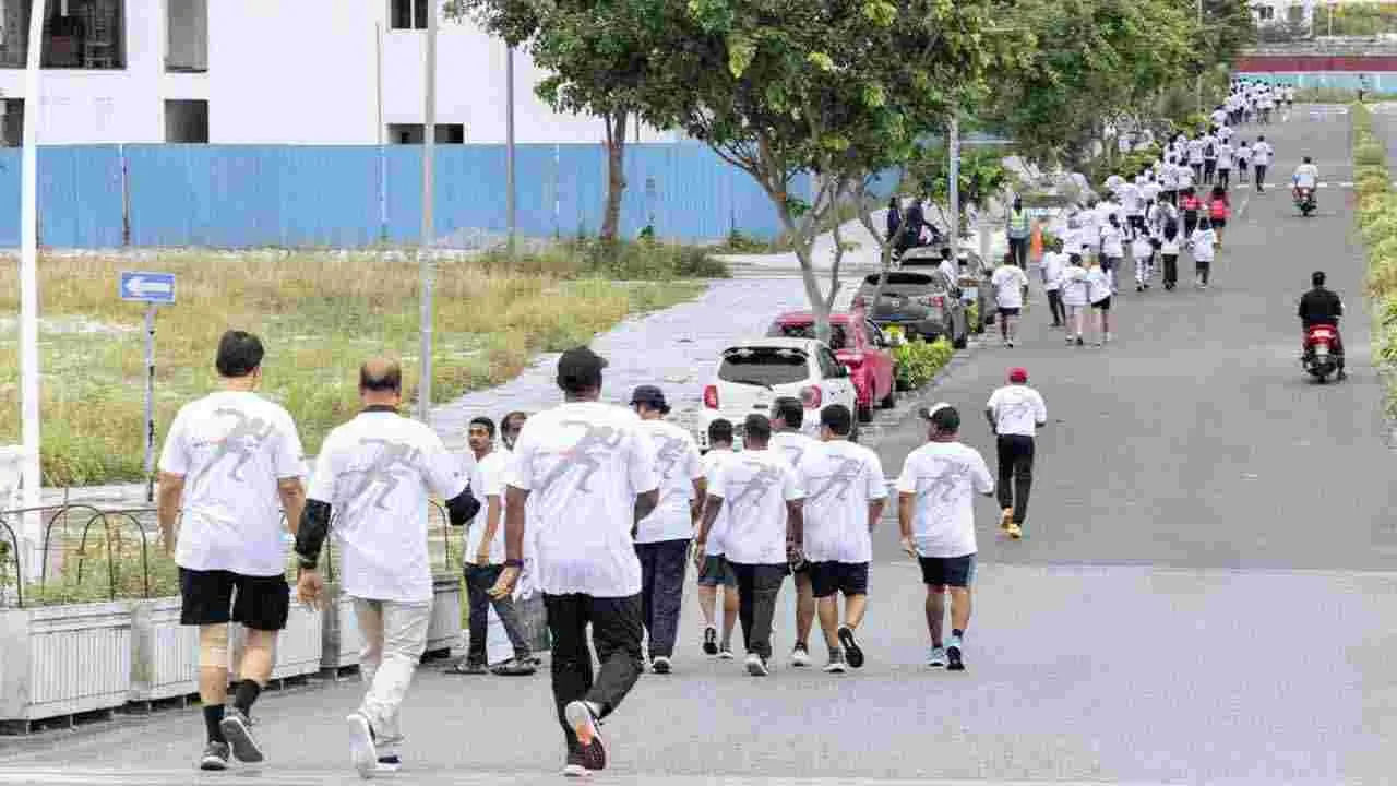 Marathon Run: విజయవాడ మారథాన్ రన్‌లో హీరో శర్వానంద్ జోష్
