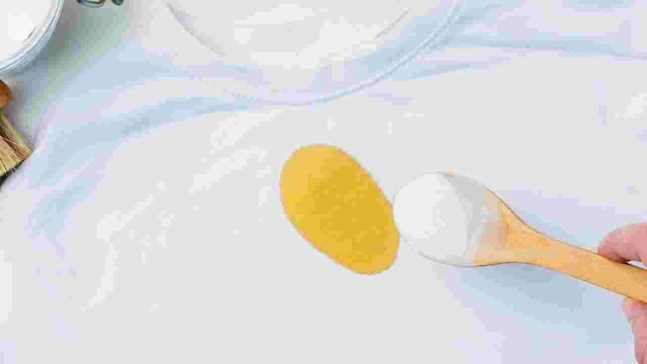 Clothes Stain Removal Tips:  బట్టలపై మరకలను ఇలా తొలగించండి