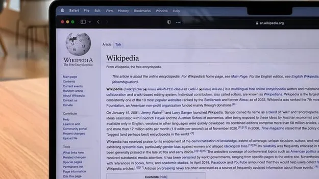 Wikipedia: వికిపీడియాను చూసే జనాల సంఖ్య తగ్గుతోంది: వికిమీడియా ఫౌండేషన్ సీనియర్ డైరెక్టర్