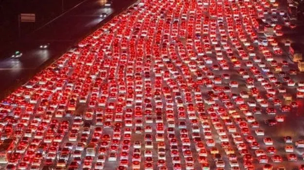 Wuzhuang Toll station Traffic Jam: 36 లైన్ల హైవేపై ట్రాఫిక్ జామ్ అయితే ఎలా ఉంటుందో తెలుసా.. వైరల్ వీడియో