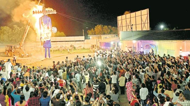 ఇస్కాన్‌లో ఘనంగా దసరా సంబరాలు