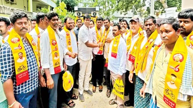 ప్రజా సంక్షేమానికి ప్రాధాన్యం: ఎమ్మెల్యే బీవీ 